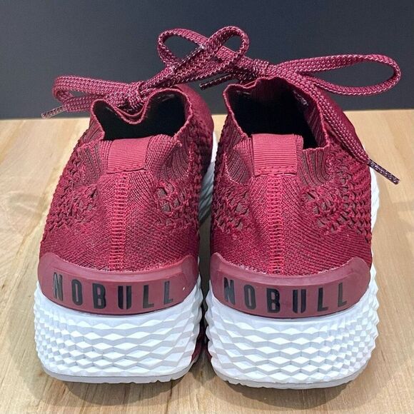 NOBULL Crimson Mid-rise diamond Knit Runners. RARE! Perfect condition. Soft ankl
